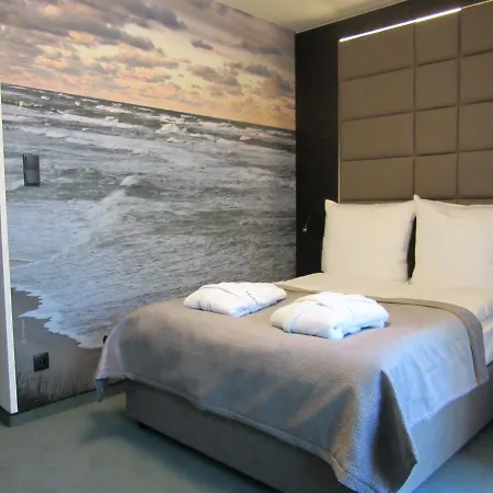 Armada House Bed & Breakfast Dziwnow