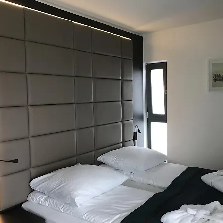 Armada House Bed & Breakfast 4*